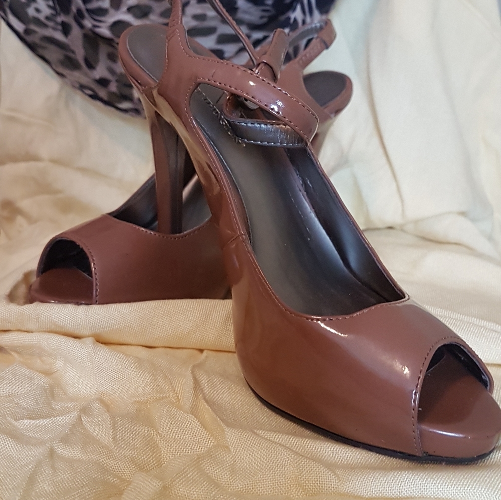 Shoes - Picture 4 of 5